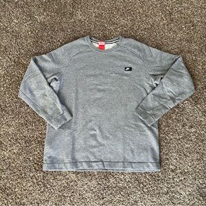 Nike Men's Club Fleece Crew Sweatshirt Gray Size L Preppy Sport Athletic